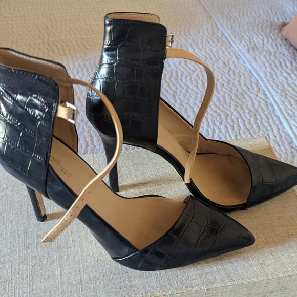 Zara Fall/Winter 2012 - black pointy high heels with ankle strap - Size 40 - Picture 2 of 7